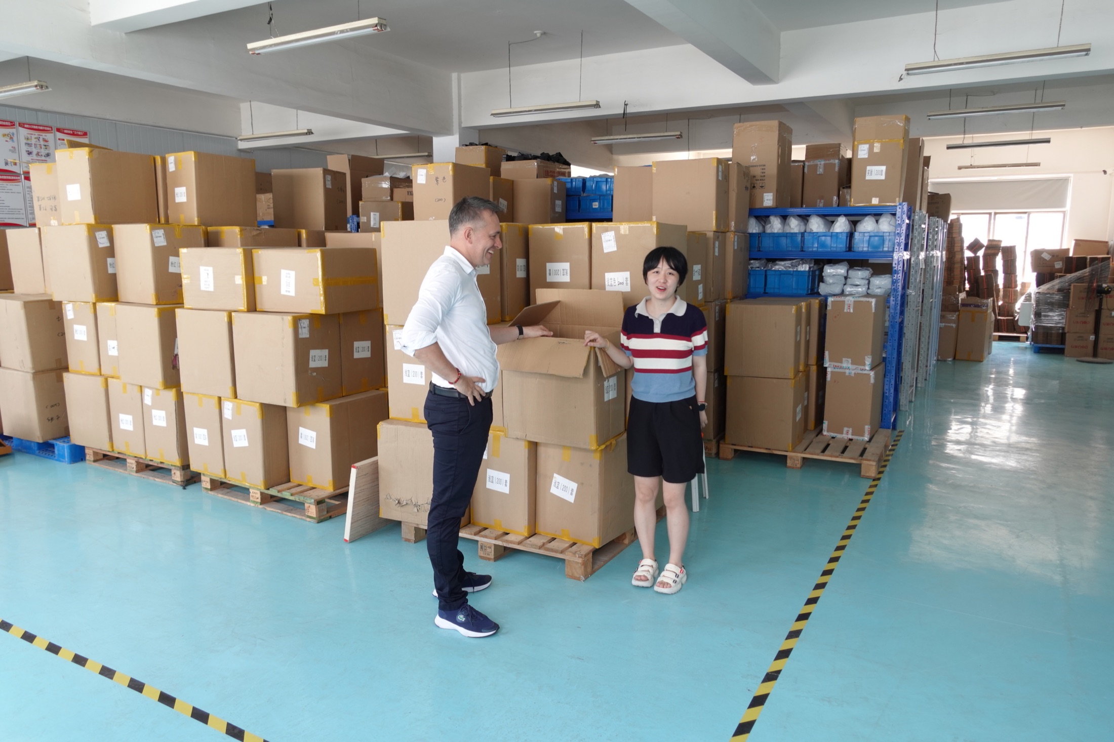 Opérations logistiques dans l’entrepôt Inkubox